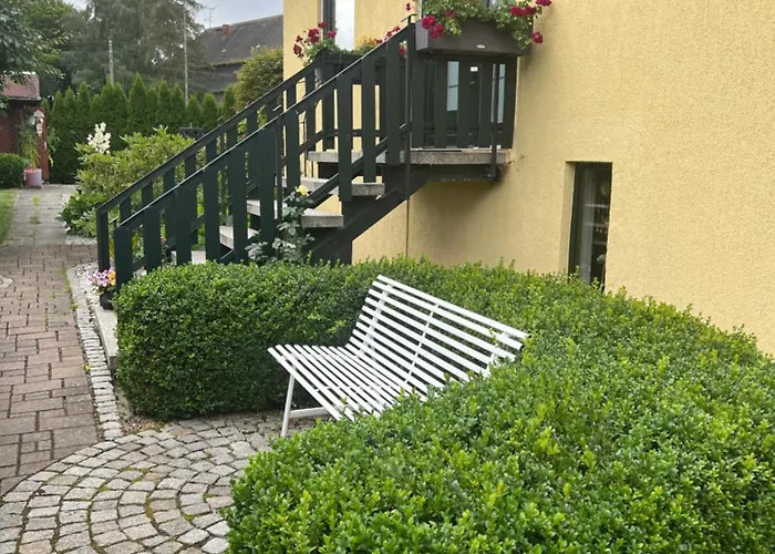 Schoene Ferienwohnung Im Gruenen Hainichen photo